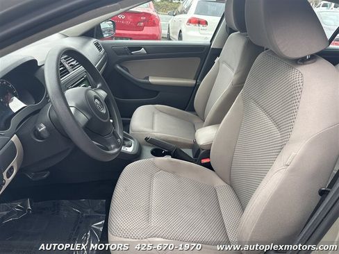 Used 2014 Volkswagen Jetta S image 16