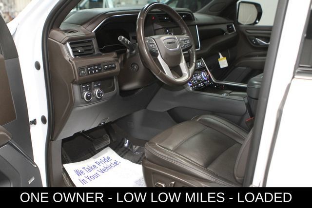 Used 2022 GMC Yukon XL Denali AWD/4WD image 14