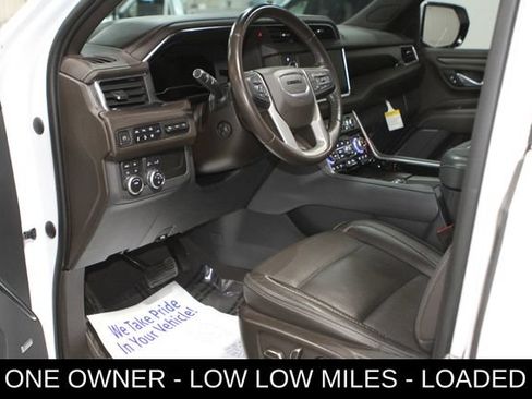 Used 2022 GMC Yukon XL Denali AWD/4WD image 14
