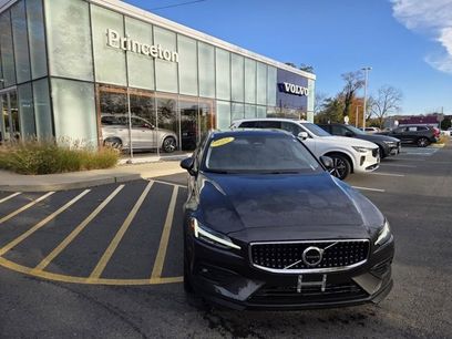 Used 2025 Volvo V60 B5 Cross Country Plus