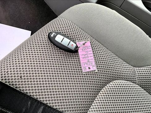 Used 2020 Nissan Frontier SV image 10