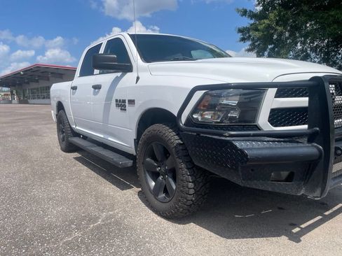 Used 2019 RAM 1500 Express w/ Express Value Package AWD/4WD image 9