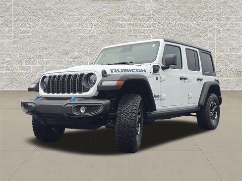 Used 2025 Jeep Wrangler Unlimited Rubicon 4xe w/ Safety Group AWD/4WD image 3