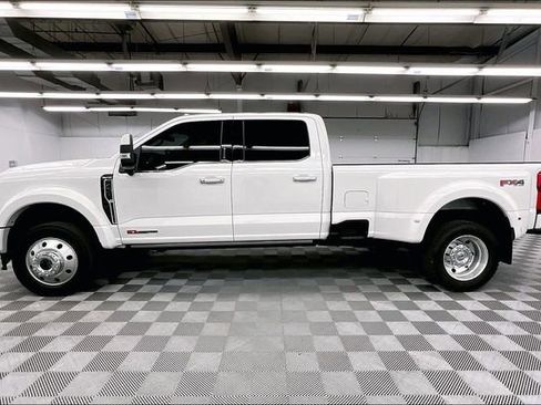 Used 2023 Ford F450 Limited w/ FX4 Off-Road Package AWD/4WD image 13