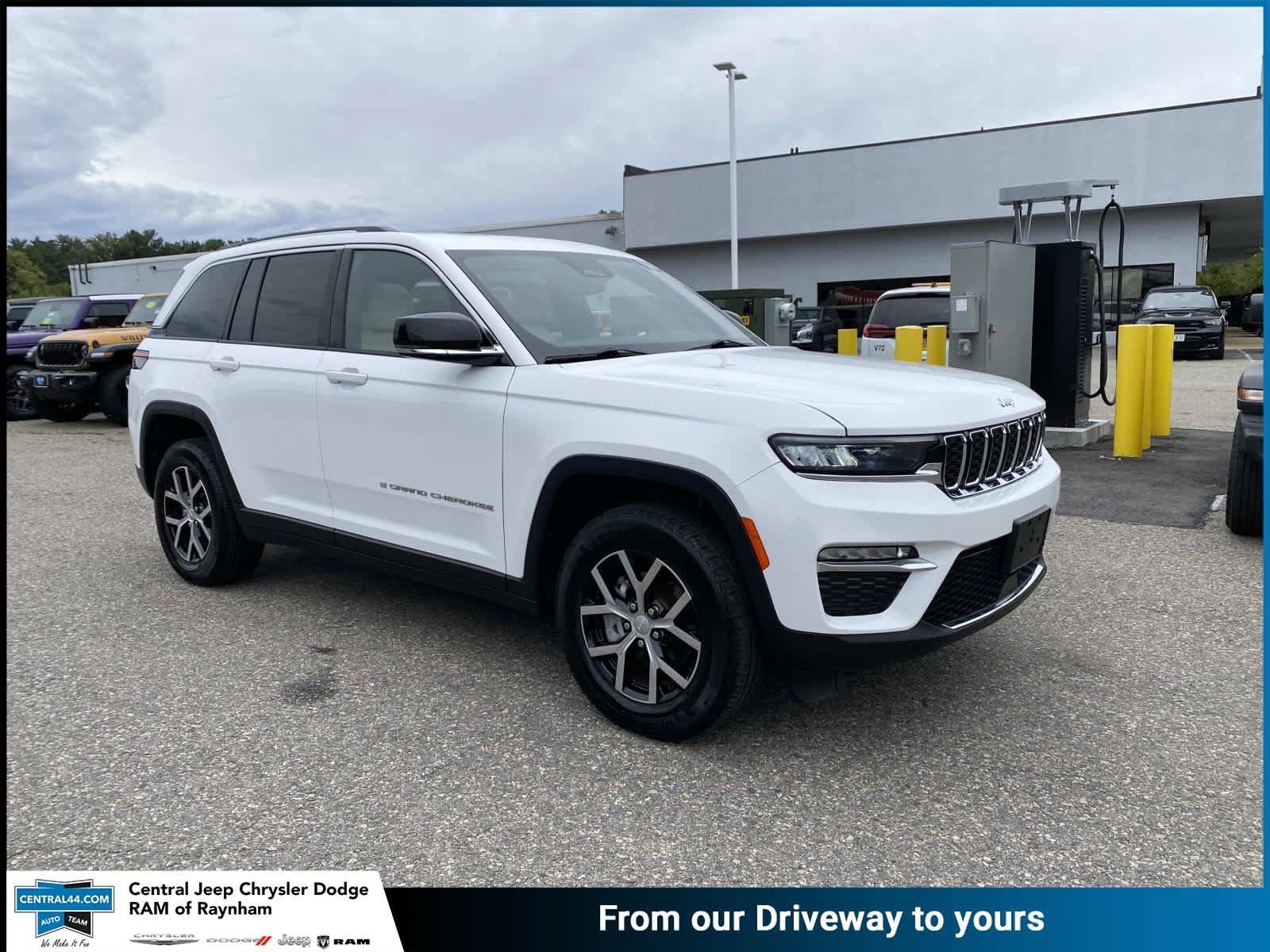 Certified 2023 Jeep Grand Cherokee Limited AWD/4WD image 1