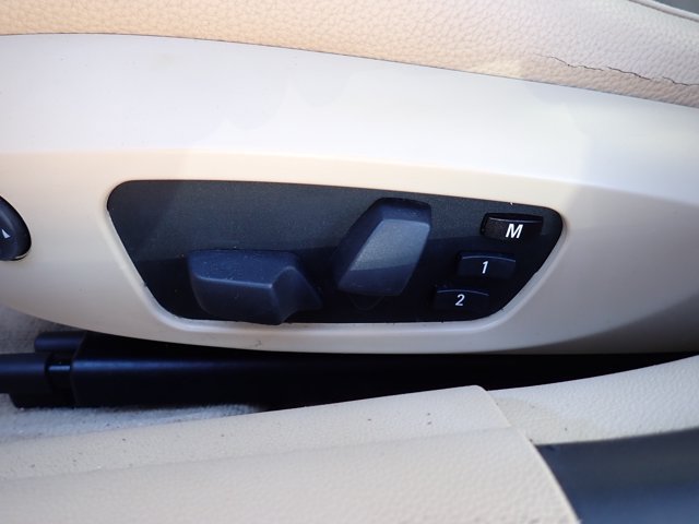 Used 2011 BMW 328i xDrive Sedan AWD/4WD image 11