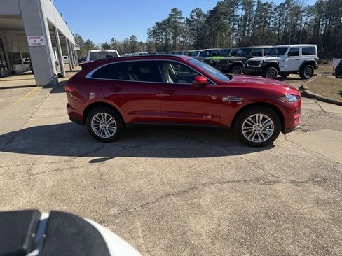 Used 2020 Jaguar F-PACE Prestige image 2