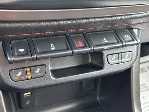 Used 2017 GMC Canyon SLE w/ All Terrain Package image 43