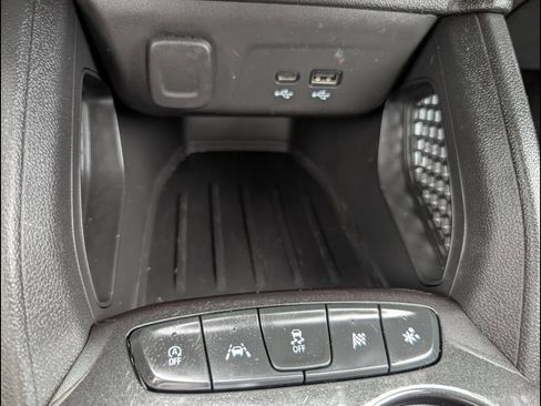 Used 2024 Chevrolet TrailBlazer LT w/ LT Cold Weather Package FWD image 16