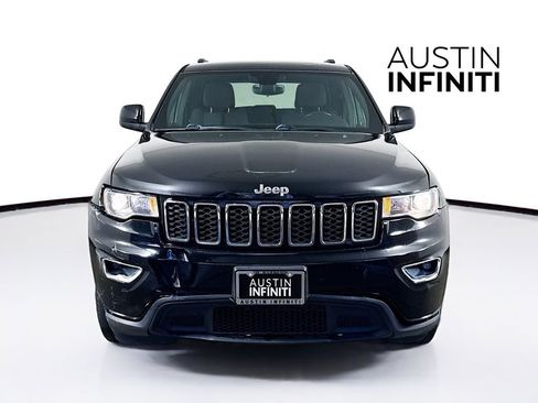 Used 2017 Jeep Grand Cherokee Laredo w/ Quick Order Package 2BE image 2