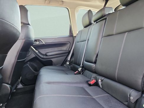 Used 2017 Subaru Forester 2.5i Touring AWD/4WD image 20