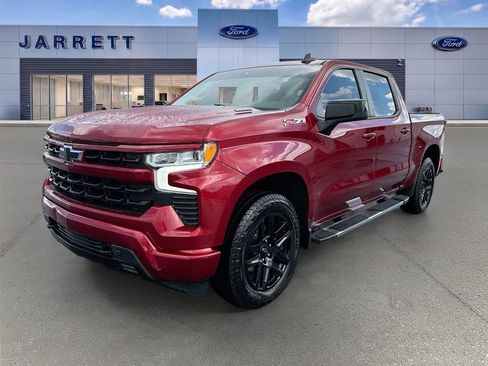 Used 2023 Chevrolet Silverado 1500 RST w/ Convenience Package II AWD/4WD image 3
