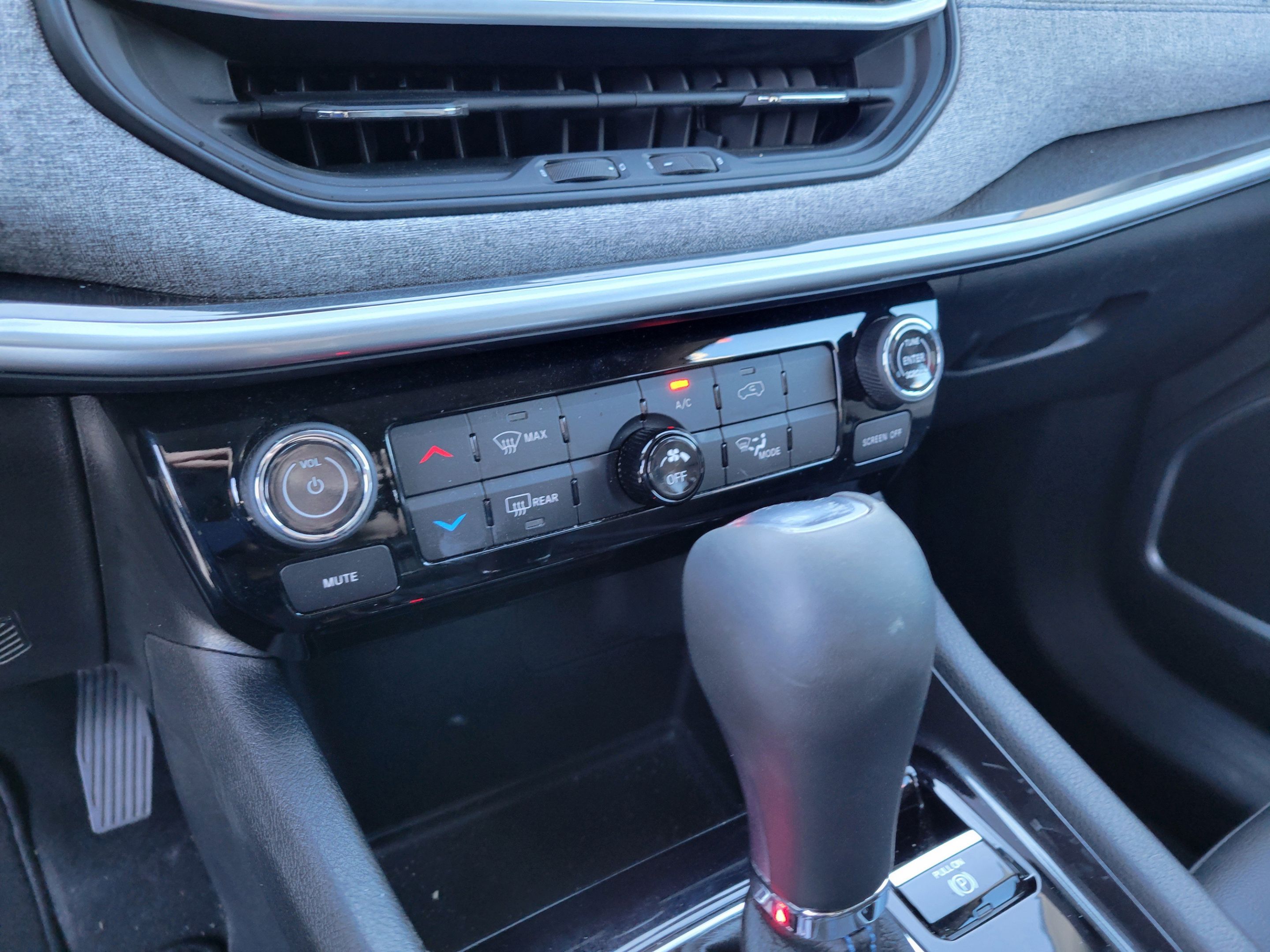 Used 2022 Jeep Compass Latitude FWD image 18