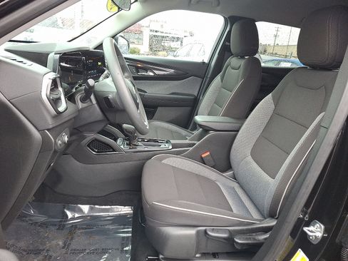 Used 2025 Chevrolet TrailBlazer LT image 14