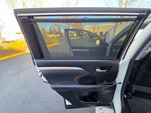 Used 2014 Toyota Highlander XLE image 51