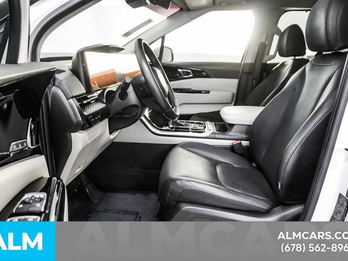 Used 2024 Kia Carnival SX Prestige image 17