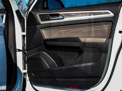 Used 2021 Volkswagen Atlas Cross Sport SE image 13