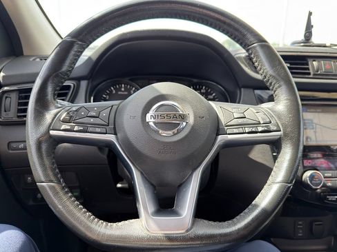 Used 2017 Nissan Rogue Sport SV w/ SV Premium Package AWD/4WD image 16