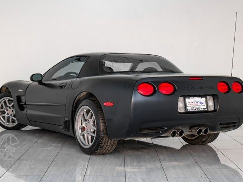 Used 2002 Chevrolet Corvette Z06 w/ Memory Pkg image 8