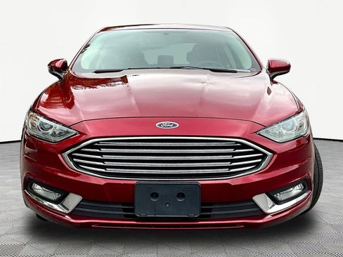 Used 2017 Ford Fusion SE w/ Equipment Group 201A FWD image 2