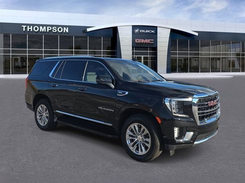 Used 2022 GMC Yukon SLT w/ SLT Premium Package image 1