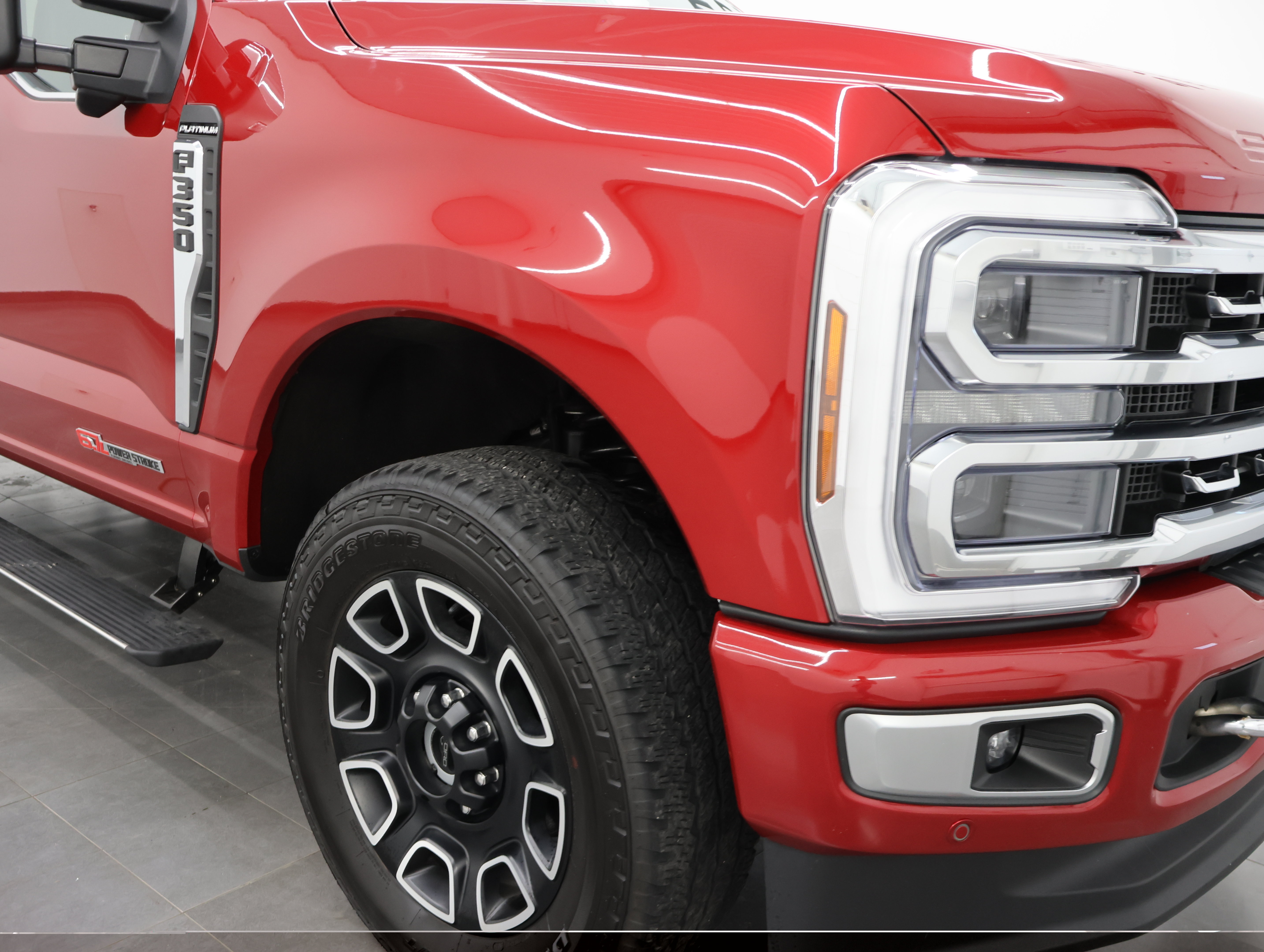 Used 2024 Ford F350 Platinum w/ FX4 Off-Road Package AWD/4WD image 28