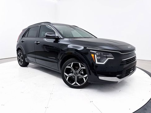 Certified 2024 Kia Niro SX Touring image 7