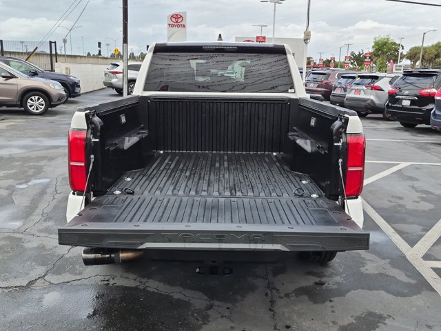 Used 2026 Toyota Tacoma SR5 AWD/4WD image 10