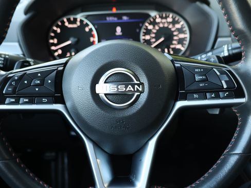 Used 2024 Nissan Altima 2.5 SR FWD image 25