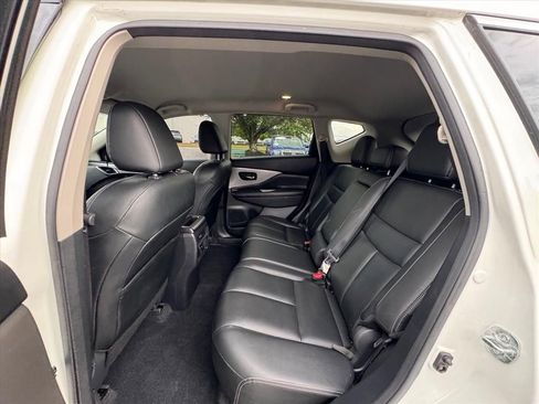 Certified 2024 Nissan Murano SV w/ SV Midnight Edition Package FWD image 12