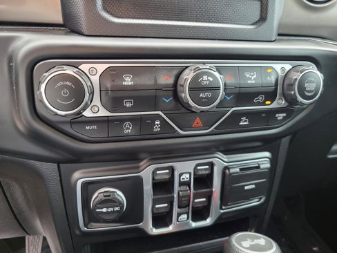 Used 2021 Jeep Wrangler Unlimited Sport image 42