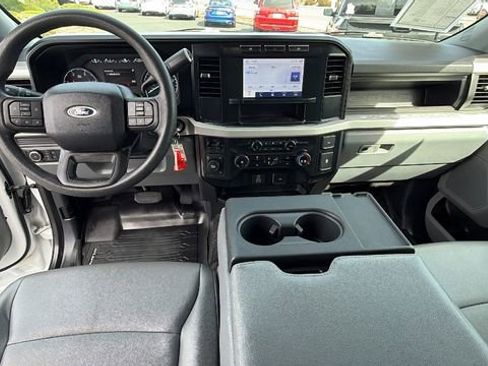 Used 2023 Ford F250 XL w/ XL Chrome Package image 19