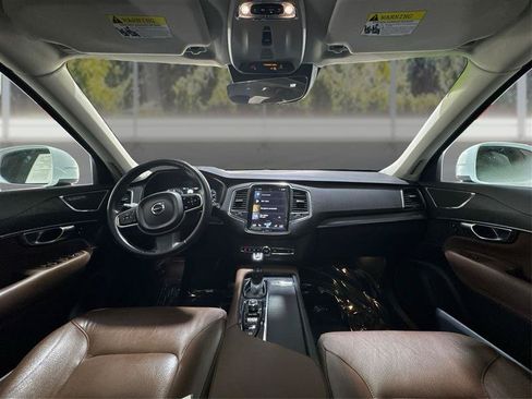 Used 2020 Volvo XC90 T6 Momentum w/ Protection Package Premier AWD/4WD image 26
