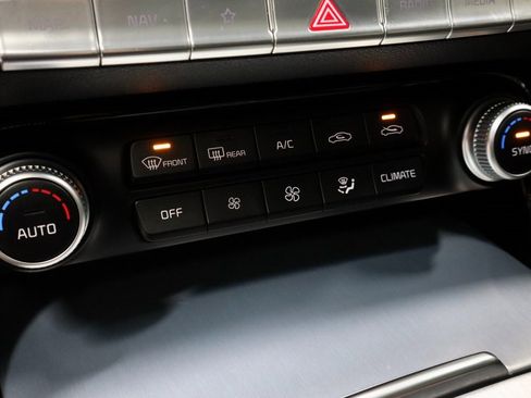 Used 2023 Kia Stinger GT2 image 34