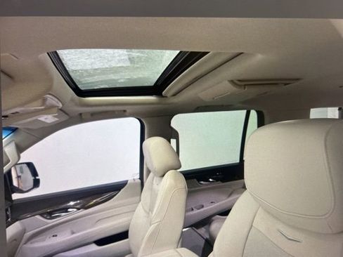Used 2019 Cadillac Escalade Premium Luxury image 13