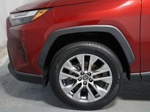 Certified 2022 Toyota RAV4 XLE Premium FWD image 5