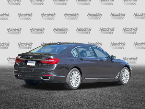 Used 2017 BMW 740i RWD image 5