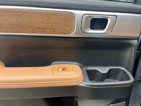 Used 2025 Hyundai Santa Fe Limited image 12