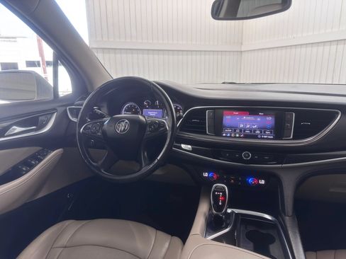 Used 2020 Buick Enclave Essence FWD image 16