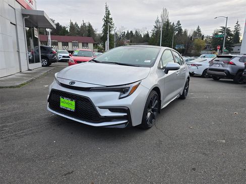New 2026 Toyota Corolla SE image 3