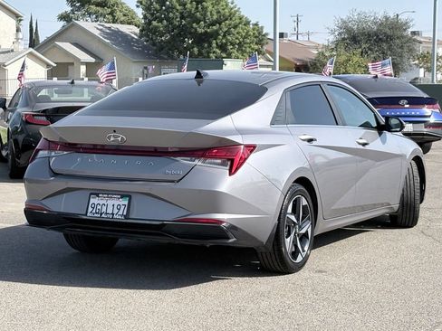 Used 2023 Hyundai Elantra Limited FWD image 5