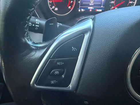 Used 2022 Chevrolet Camaro LT RWD image 13