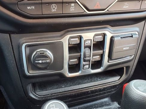 Used 2021 Jeep Wrangler Unlimited Sport image 13