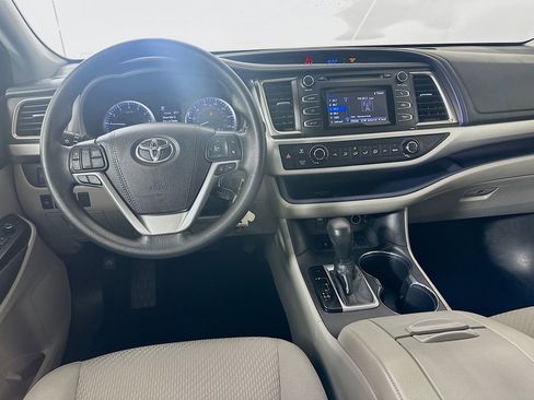 Used 2019 Toyota Highlander LE image 21