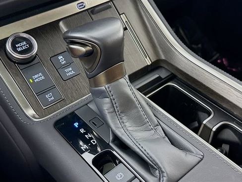 Used 2025 Lexus GX 550 w/ Cold Area Package AWD/4WD image 17