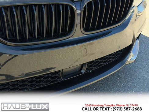 Used 2018 BMW 530i xDrive w/ M Sport Package image 8