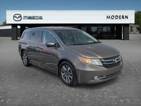Used 2016 Honda Odyssey Touring image 3