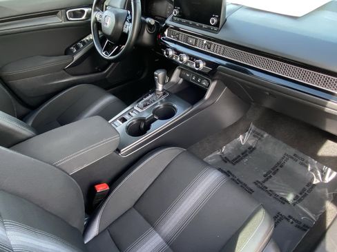 Used 2025 Honda Civic Sport image 9