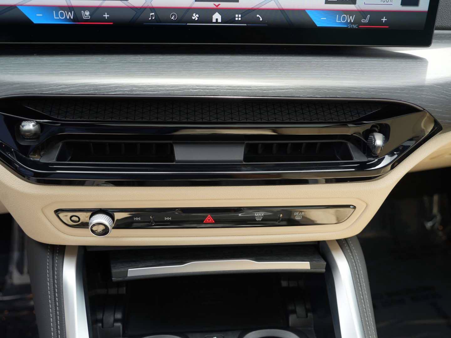 Used 2025 BMW M440i RWD image 19