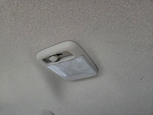 Used 2019 Nissan Frontier SV image 29